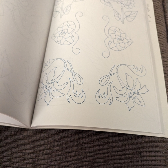 3/$30. Leisure Arts Iron On Transfers Book. Over 1000 Designs. Vintage. - Picture 3 of 15